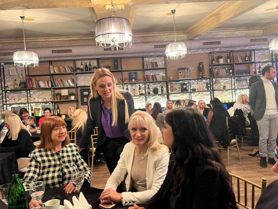 Članovi SNS-a razgovarali sa ženama