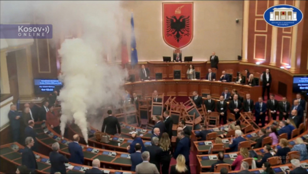 Novi incident u albanskom parlamentu
