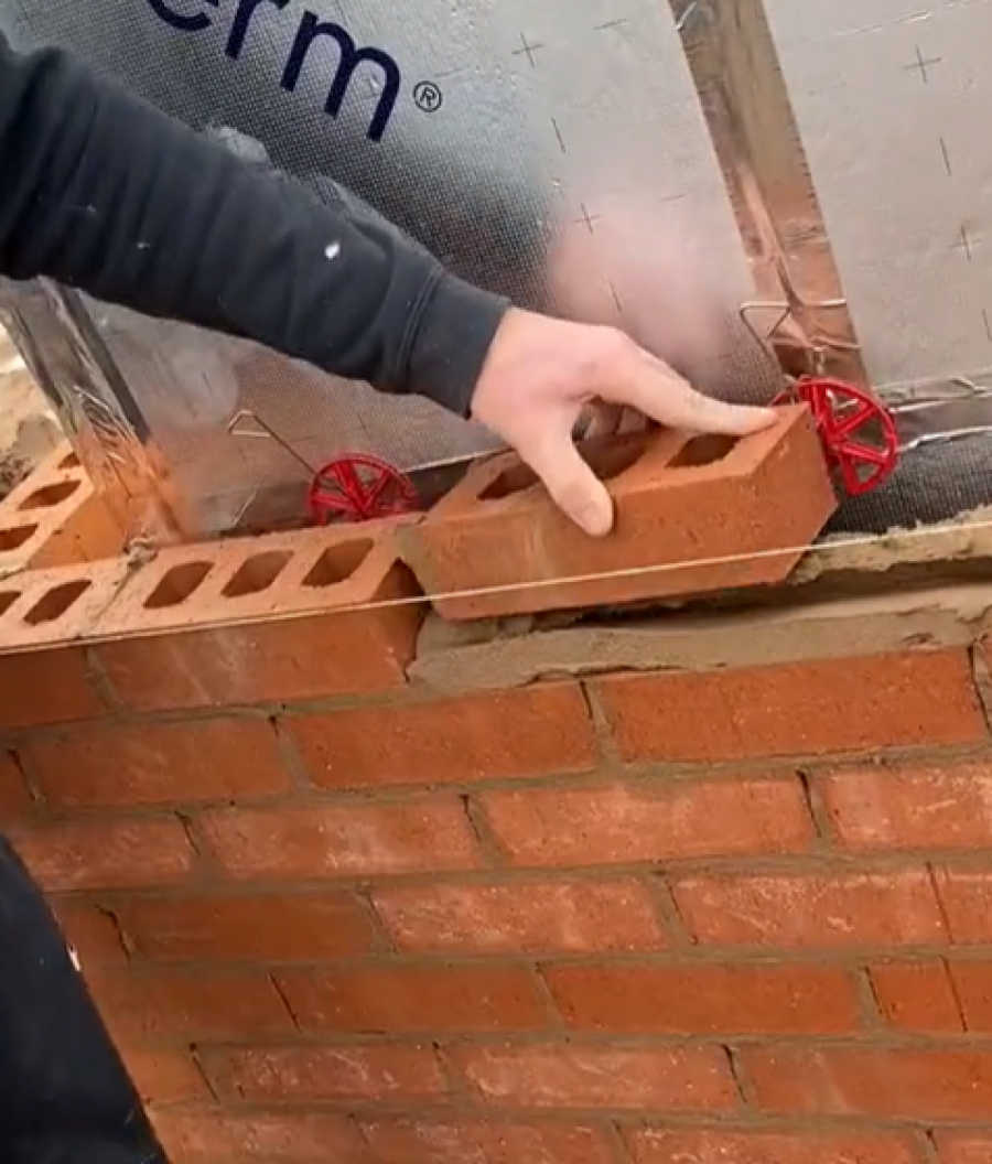 Zidar zaradi 11.000 evra