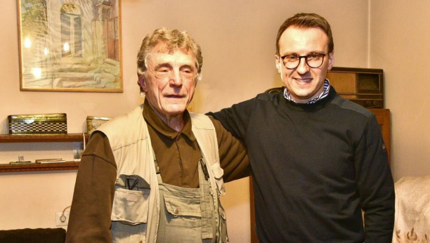 Petar Petković s praunukom Živojina Mišića