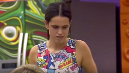 Sudeći po fotografijama, živi istim načinom života kao i pre rijalitija