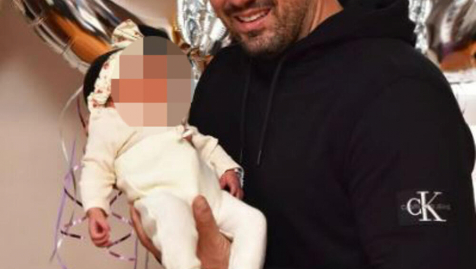 Vladimir Tomović sa bebom