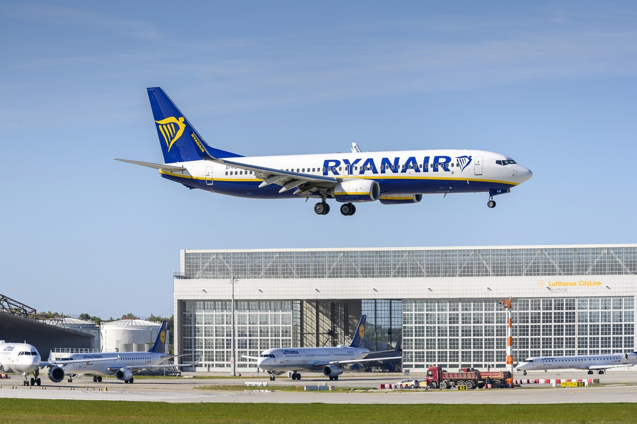 Ryanair let vraćen u London