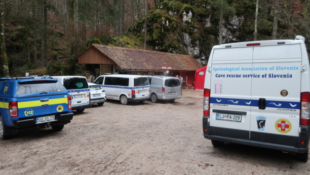 Zarobljeni u jami u Sloveniji