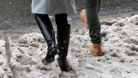 Sutra ujutru očekuje se oblačno vreme sa kišom u Bačkoj, Sremu i Mačvanskom okrugu, kao i ponegde na jugoistoku i istoku zemlje, navodi se u prognozi Republičkog hidrometeorološkog zavoda (RHMZ)