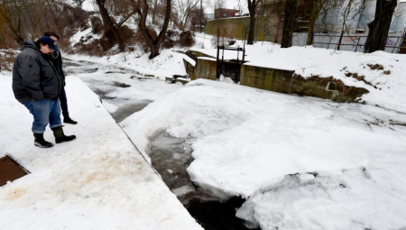 Srbija se u decembru suočava sa prodorom hladnog vazduha iz Rusije, sa čak 13–18 mraznih dana i mogućnošću snežnog dočeka. Pogledajte detaljnu prognozu RHMZ i najave meteorologa.