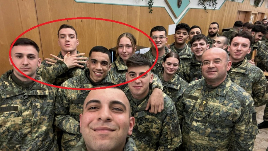 Austrijski vojnik pokazao dvoglavog orla