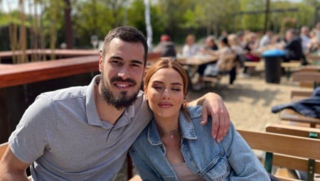 Njegova nevenčana supruga sa kojom ima ćerku Maliju, je Mila Petrušić