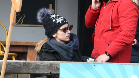 U jednom trenutku je pomislila da halucinira, pa je potražila pomoć od svojih pratilaca