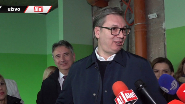 Vučić obilazi radove na rekonstrukciji Opšte bolnice u Vranju