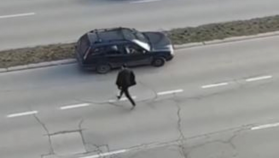 Zaustavio saobraćaj da bi jeo