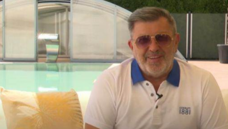 Odluku je doneo u dogovoru sa braćom i sestrama