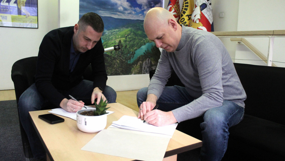 Dom omladine potpisao ugovor