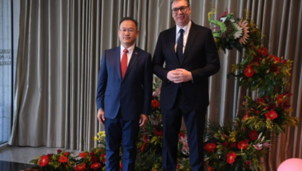 Aleksandar Vučić i kinezi