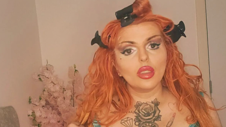 devojka bujnog poprsja