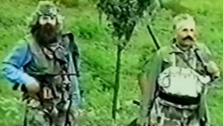 Novi incident u Gusinju. Lokalni Albanci, pojačani velikim brojem sunarodnika pristiglih sa raznih strana sveta, posebno iz SAD, na koncertu koji pored tradicionalnog Ilandanskog sabora najavljen najlepšim događajem leta, skandirali su okorelom razbojniku i teroristi sa KiM, Ademu Jašariju.