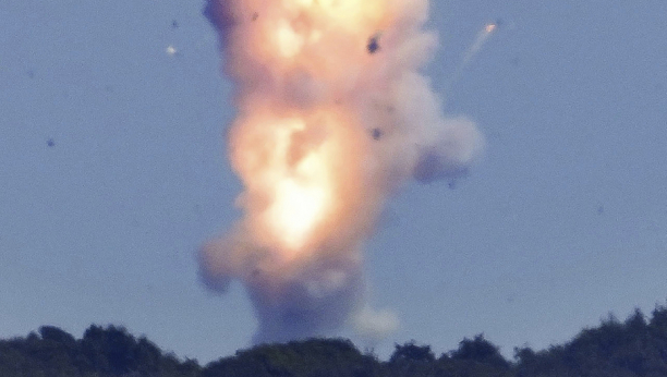 Raketa eksplodirala pri poletanju