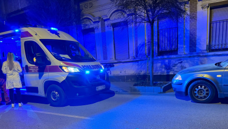 Saobraćajna nezgoda dogodila se danas u popodnevnim časovima na samom početku mosta Gazela, u smeru ka centru Beograda.