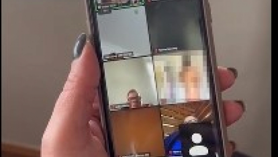 tušira se u live prenosu