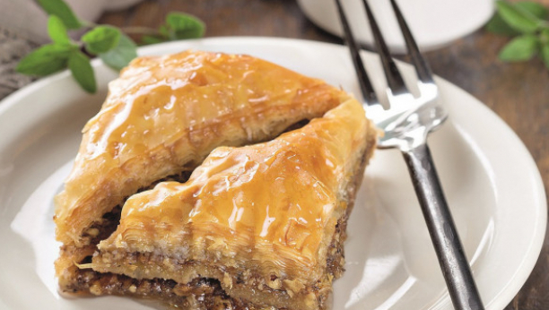 baklava sa orasima