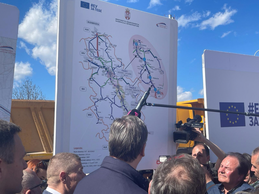 Vučić obilazi radove