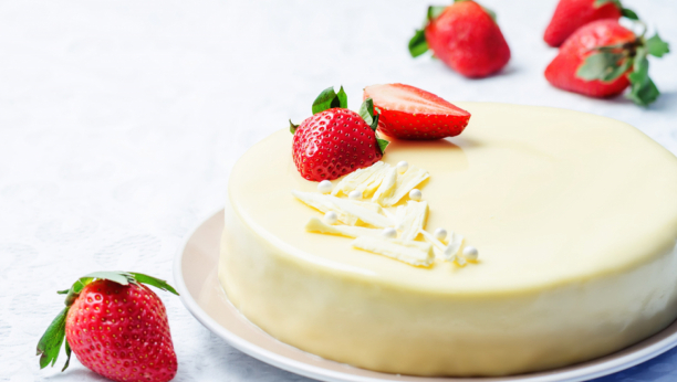 keks torta sa belom čokoladom