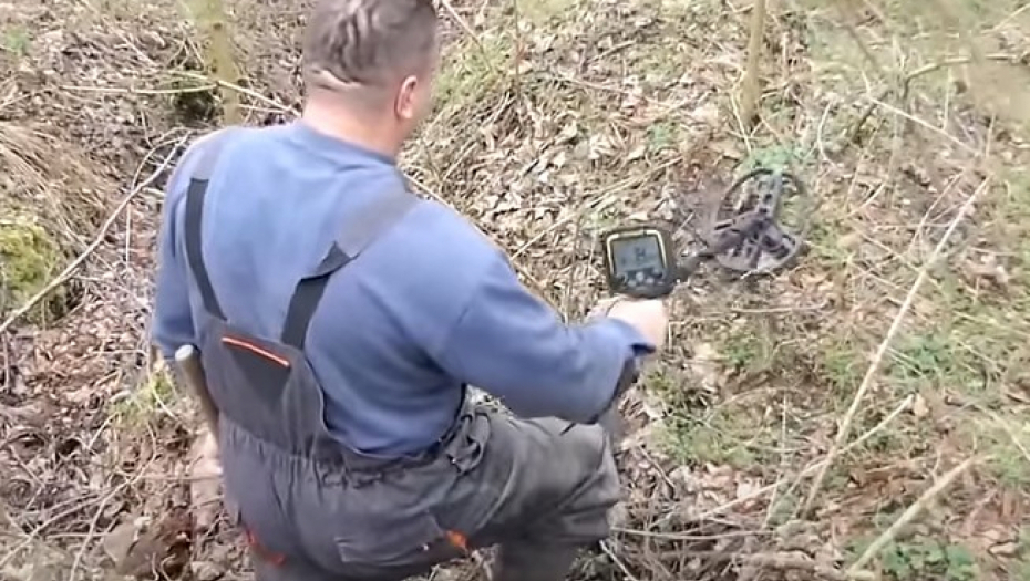 Raif sa detektorom metala