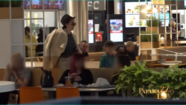 Sale sa novom devojkom