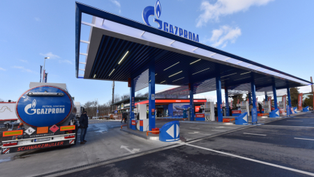 Mađarska je otvorila pitanje kupovine udela u ruskim naftnim kompanijama pod sankcijama tokom današnjih razgovora u Kremlju, izjavio je potpredsednik ruske vlade Aleksandar Novak.