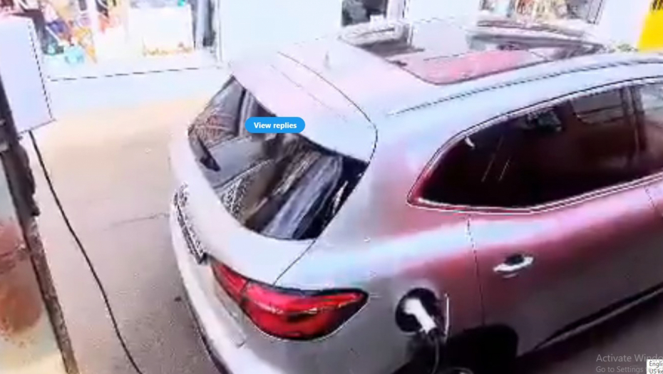 punjenje auta na banderi