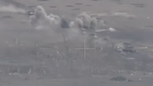 Eksplozija oko kolone