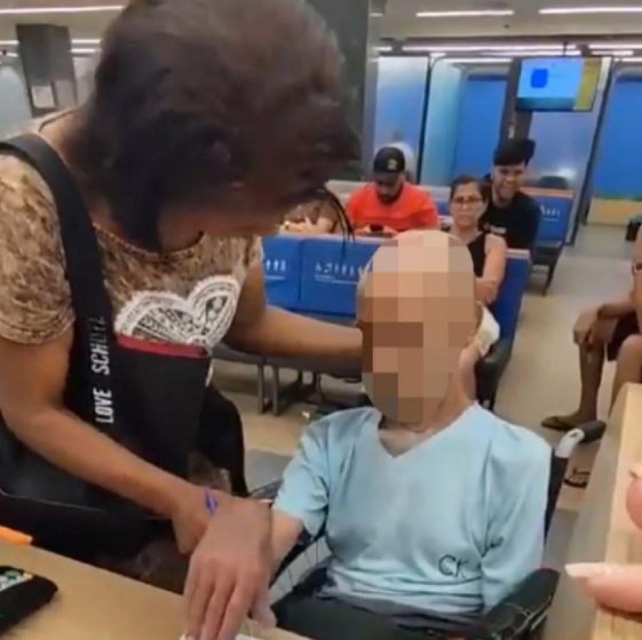 Žena dovela mrtvaca u banku