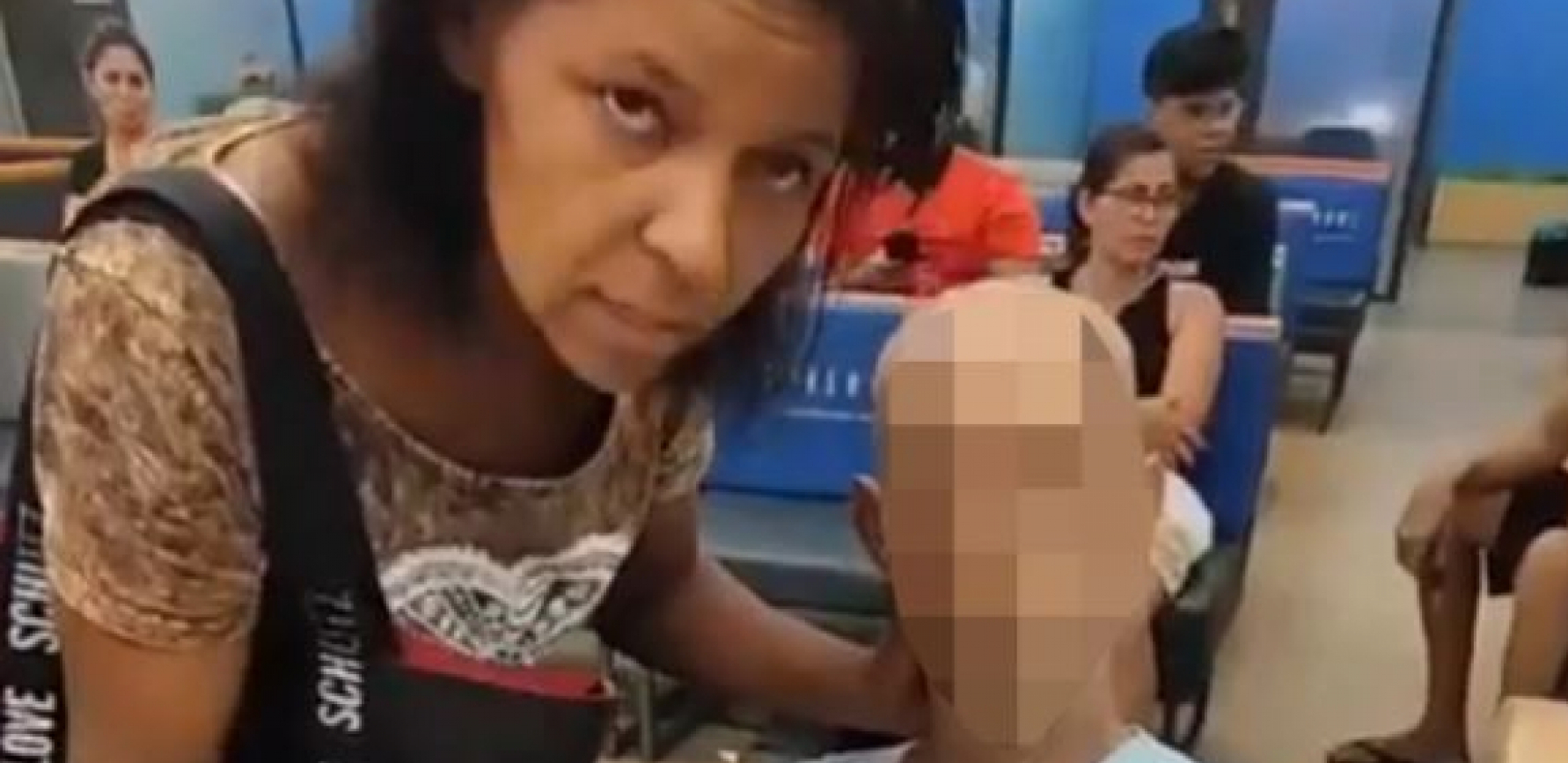 Žena dovela mrtvaca u banku