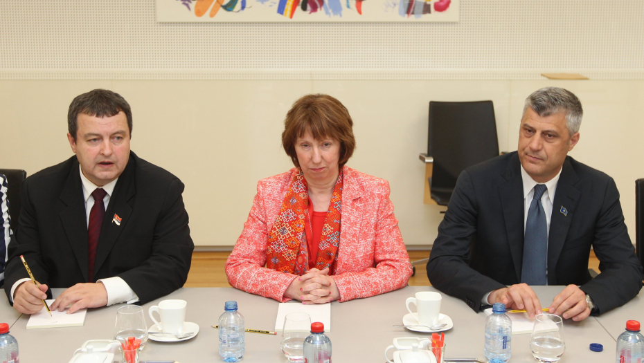 Ivica Dačić, Ketrin Ešton i Hašim Tači