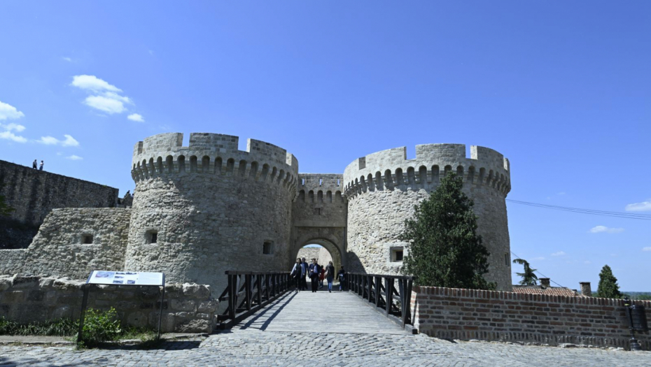 Zidan kapija obnovljena