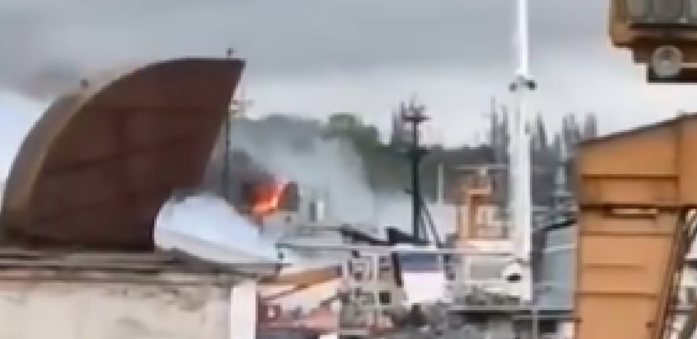 Gori ruski brod u Sevastopolju