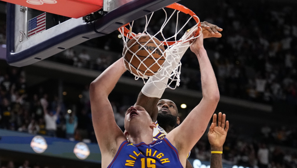 Nikola Jokić i Lebron Džejms