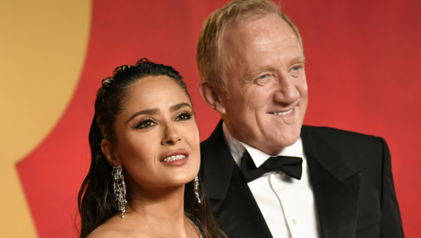 Salma Hajek sa mužem