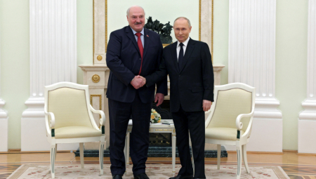 Beloruski predsednik Aleksandar Lukašenko i ruski predsednik Vladimir Putin razgovarali su telefonom, objavio je Telegram kanal „Pul prvog“, blizak pres službi beloruskog predsednika.