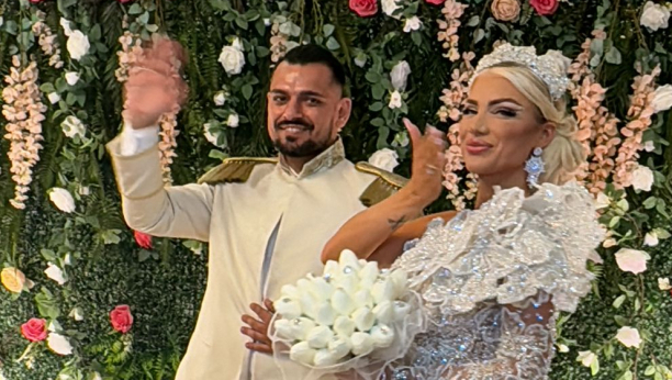 Bora Santana, Milica Kemez