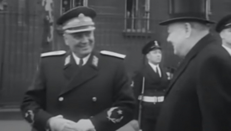 Malo poznata priča otkriva da su Džon Lenon i Joko Ono 1969. godine poslali predsedniku SFRJ Josipu Brozu Titu dva žira kao simbol mira. Da li su hrastovi ikada zasađeni – i dalje je nepoznato