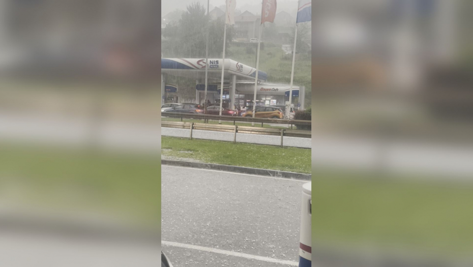 u Užicu pao grad veličine oraha