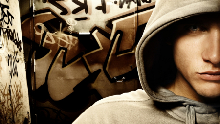 U rodnom mestu bio je poznat po porodici i lokalnom biznisu koji je trebalo da preuzme