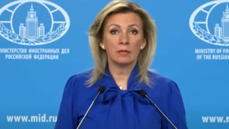 Predsednica ruskog Ministarstva spoljnih poslova Rusije Marija Zaharova primetila je da ukrajinskom ministru spoljnih poslova Andreju Sibigi više smeta Dan Rusije nego hladnjače sa telom poginulih ukrajinskih vojnika.