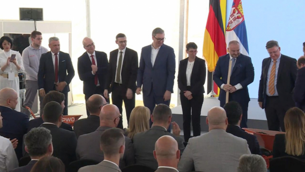 Predsednik Vučić na ceremoniji polaganja kamena temeljca nove fabrike kompanije PWO Group