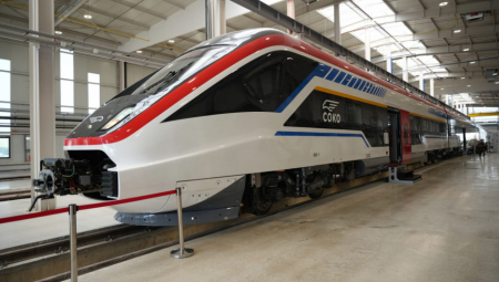 Redovan putnički i železnički saobraćaj na brzoj pruzi između Beograda i Subotice biće uspostavljen 8. oktobra u 12.00 sati, saopštili su večeras iz Infrastrukture železnice Srbije.