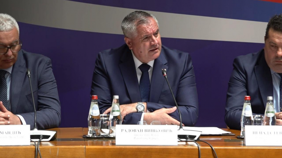 Zajednička sednica vlada Srbije i RS u prisustvu dvojice predsednika i crkvenih velikodostojnika