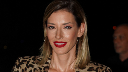 Na voditeljkino insistiranje Biba joj je u emisiji uživo pokazao svoje oglede.