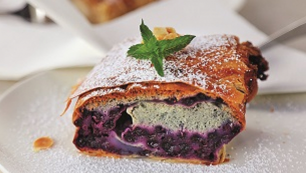 štrudla sa borovnicama