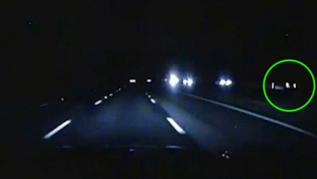 TEŠKA NESREĆA NA AUTO-PUTU! Kombi s mladim džudistima sleteo s puta, jedno dete poginulo, više povređenih